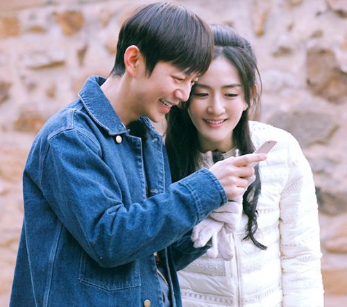 《向往的生活》谢娜突袭蘑菇屋 跟何炅有爱合