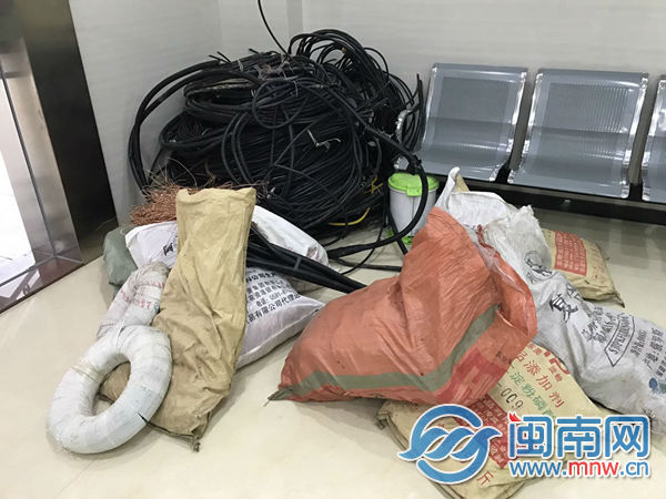 缴获的电缆线及作案工具.jpg