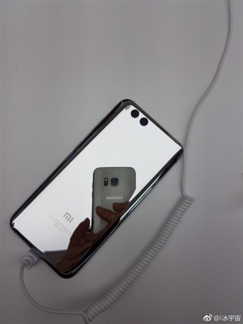 小米6亮银探索版真机照图片亮相 这手机至少卖