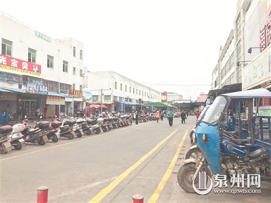 设立便民摊点 泉州泉港区后龙镇田里农贸市场变得整齐有序 