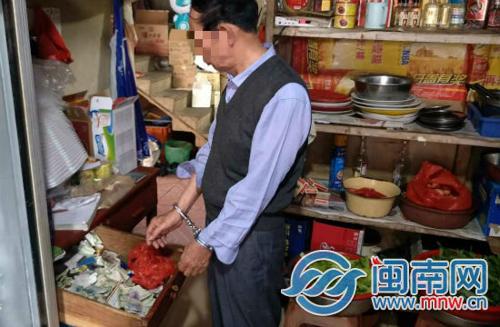 黄捷福 老人偷窃.jpg
