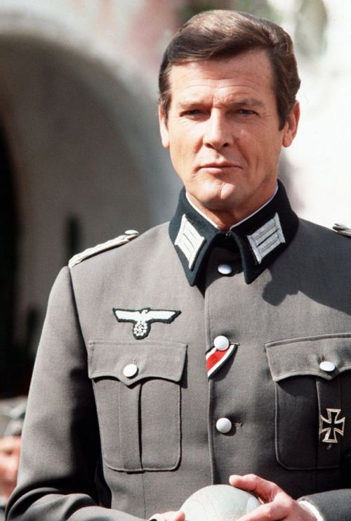 《007:生死关头》