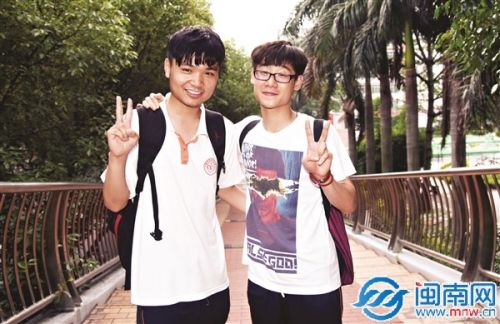 考完了，合个影轻松一下（泉州九中）