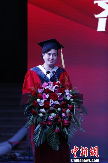 医学院寄语千余名毕业生:守护医者传统 安心追