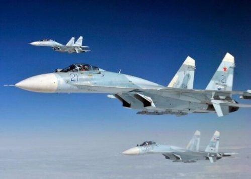 俄罗斯苏27战机拦截美军RC135侦察机:最近仅距离1.5米-闽南网