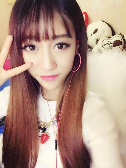 南波儿回归直播? 网友:来个短裙倒立