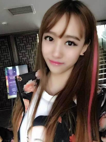 南波儿回归直播? 网友:来个短裙倒立-闽南网