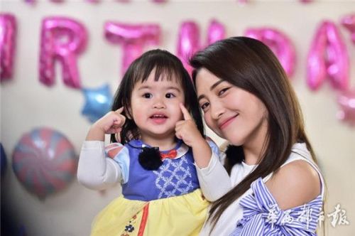 《妈妈是超人2》 包文婧回应爱哭争议 称有生
