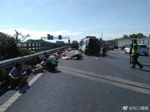 杭州绕城北线发生惨烈车祸