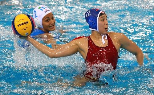 世锦赛女子水球荷兰13-5中国射箭端突出将战法国小榄进攻馆图片
