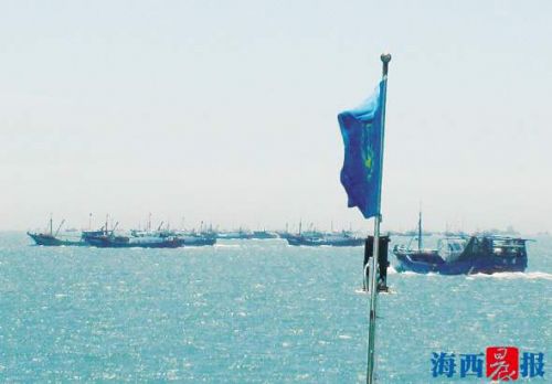 海巡艇在航道巡查。通讯员供图