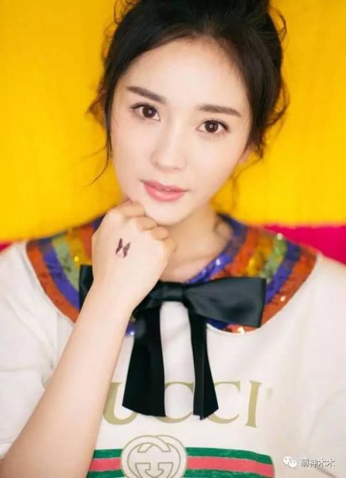 杨幂早期采访猛爆娱乐圈黑料:整容、潜规则、