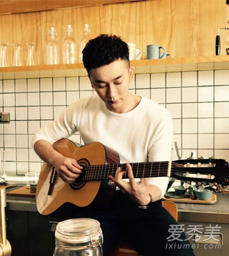 电视剧《异地恋》泰飞是谁演的?深扒毛方圆个人资料家庭背景