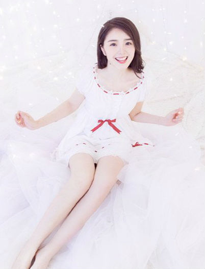 LPL主持人余霜个人资料微博地址 段余霜全身照直播视频-闽南网