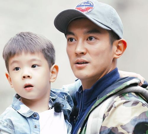 《爸爸去哪儿5》日常套路 杜江被嗯哼嫌弃幼