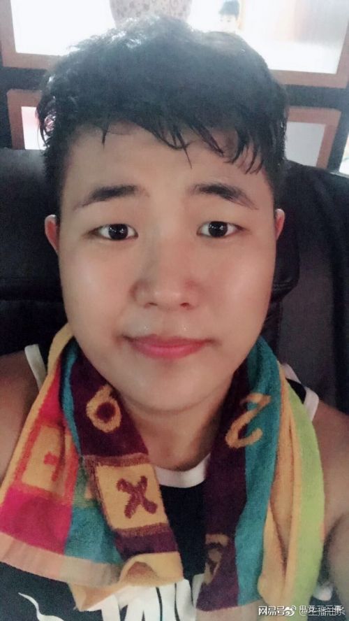 直播吃鸡吃到猝死?主播油条挑战德云色48小时