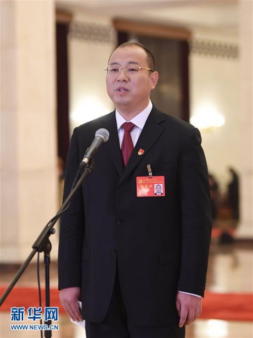 10月19日，中国共产党第十九次全国代表大会代表蔡松涛在北京人民大会堂接受采访。新华社记者 申宏 摄