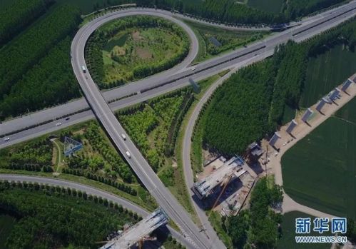 这是在建的郑万高铁河南平顶山段一处施工现场(4月29日摄)。新华社记者李安摄