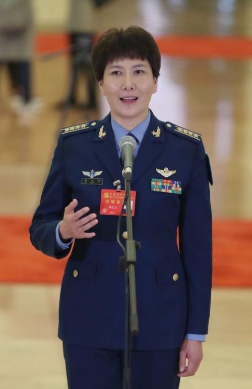 　　10月24日，中国共产党第十九次全国代表大会闭幕会在北京人民大会堂举行。这是闭幕会后，刘文力代表接受采访。新华社 图