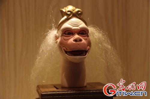 【喜迎十九大？文脉颂中华】70后木偶头雕刻艺人的坚守：会一直寻找传人