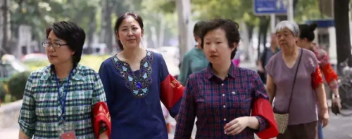 揭秘朝阳群众:大妈凭订外卖的数量揪出卖淫窝点