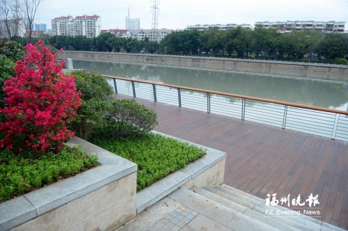 　亲水平台。