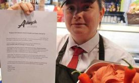 �����������衱�ж�����Ӣ���ո�������������ʳ��Ҫ��