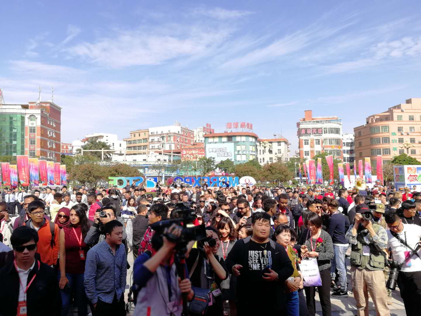 石狮博览会人潮涌动