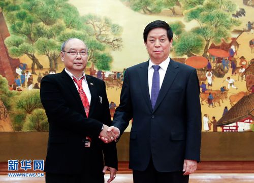 6月26日，全国人大常委会委员长栗战书在北京人民大会堂与缅甸联邦议会议长兼民族院议长曼温凯丹举行会谈。 新华社记者 丁林 摄