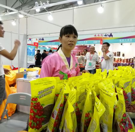 韩国馆展示各类食品