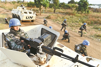 中国第5批赴南苏丹维和步兵营组织以实战为背景应急处突演练