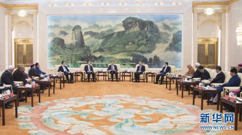 2月1日，中共中央政治局常委、全国政协主席汪洋在北京出席全国性宗教团体负责人迎春座谈会，同他们共庆新春佳节，并代表中共中央和习近平总书记，向全国宗教界人士和广大信教群众致以新春问候和良好祝福。 新华社记者王晔摄