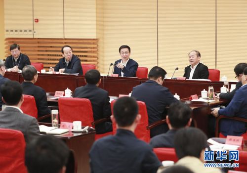 3月25日，中共中央政治局常委、国务院副总理、推动长江经济带发展领导小组组长韩正在北京出席省部级干部深入推动长江经济带发展专题研讨班座谈会并讲话。 新华社记者 庞兴雷 摄