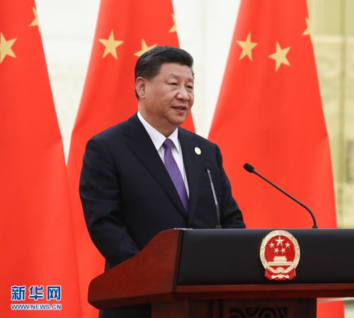 　5月14日，国家主席习近平和夫人彭丽媛在北京人民大会堂举行宴会，欢迎出席亚洲文明对话大会的外方领导人夫妇及嘉宾。这是习近平在宴会上发表致辞。 新华社记者 鞠鹏 摄