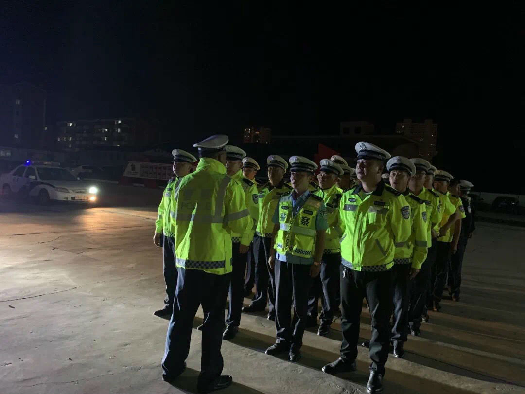 央视新闻客户端|越野车恶意碾压拖行致交警殉职 内蒙古交警石光宇照片