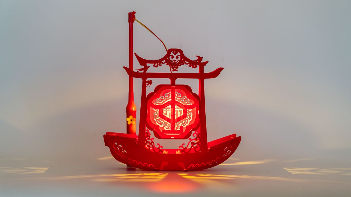 闽南纸刻花灯《福运来》