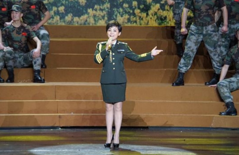 用音乐传递温情!阿鲁阿卓,以正能量的天籁之音“表白”军队军团!