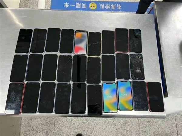 电单车藏匿28台苹果手机走私被查获