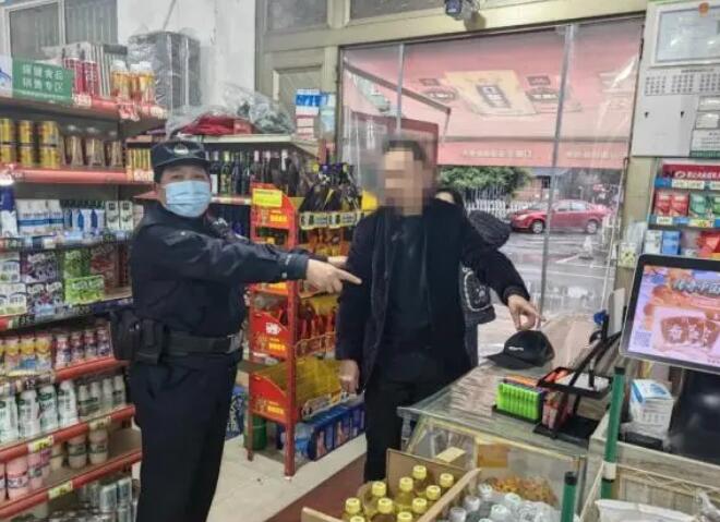  男子连续11天刮刮乐兑奖 店主报警 兑奖所得6000余元