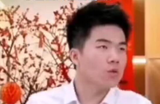 董宇辉回应出门阵仗大：是摄制组和当地组织方