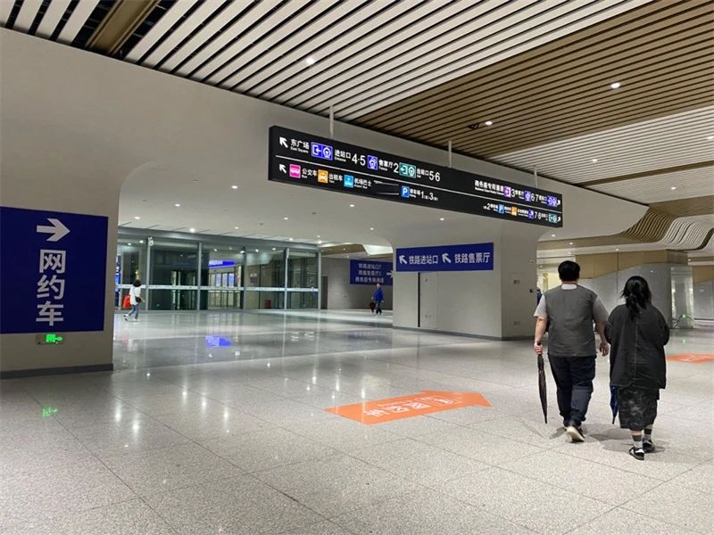 路上标识得到优化。  