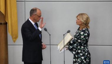 默茨經(jīng)兩輪投票當(dāng)選德國(guó)總理