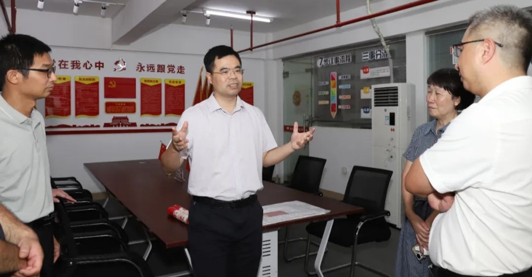 丰泽区政府主要领导调研小区物业管理提升专项行动工作