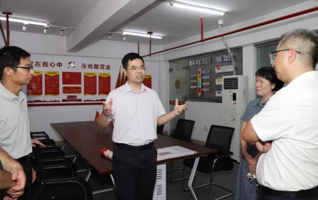 丰泽区政府主要领导调研小区物业管理提升专项行动工作