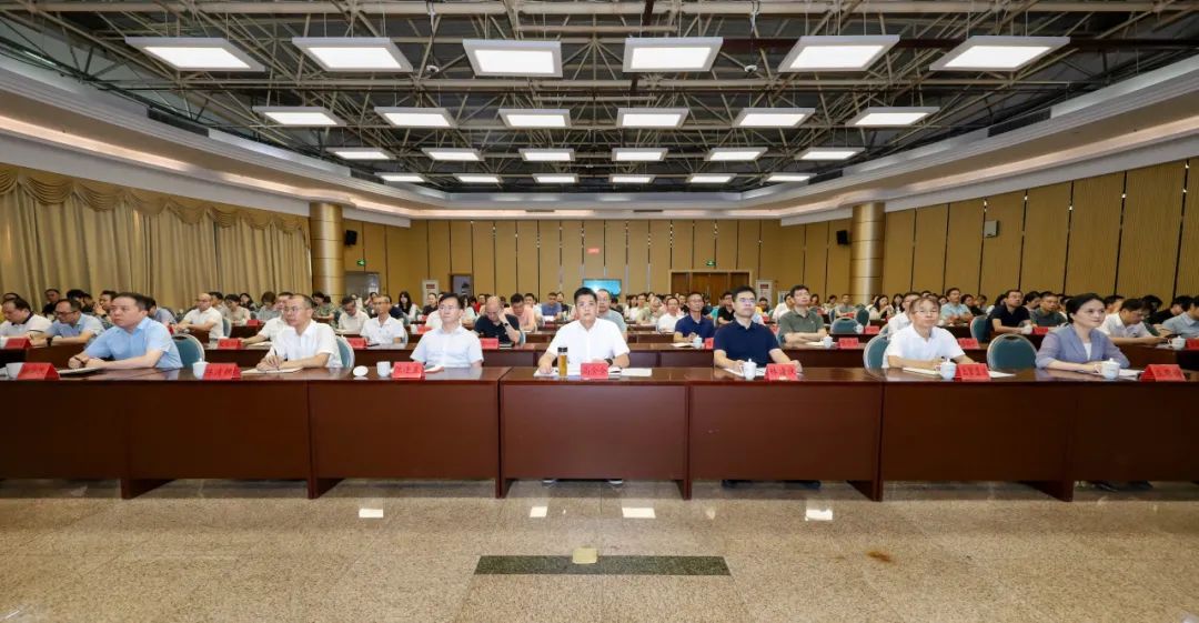 “丰泽干部学堂”（第九期）暨区委理论学习中心组学习会举行