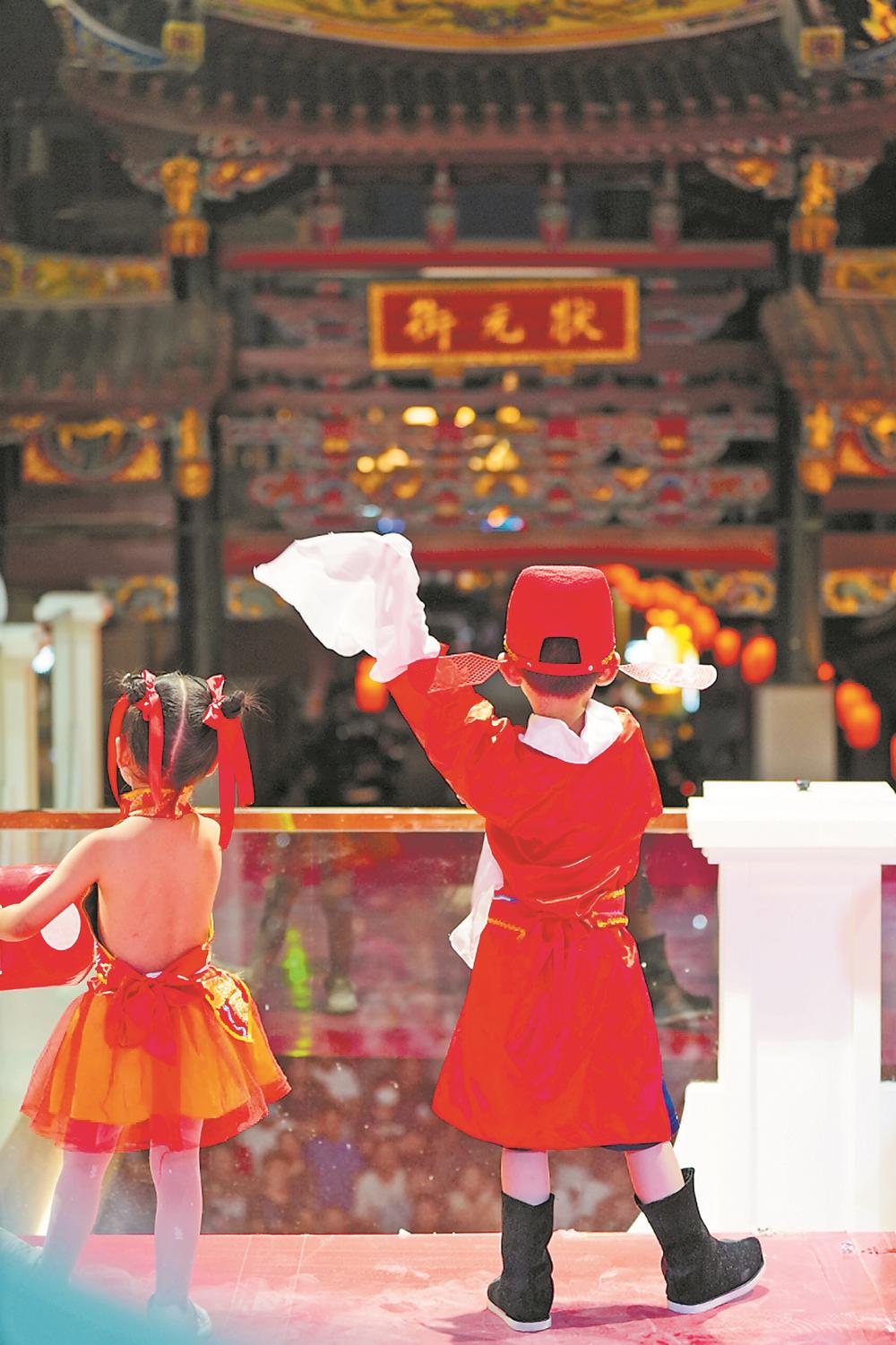 鯉城區(qū)第二實(shí)驗(yàn)幼兒園孩子們的非遺表演


