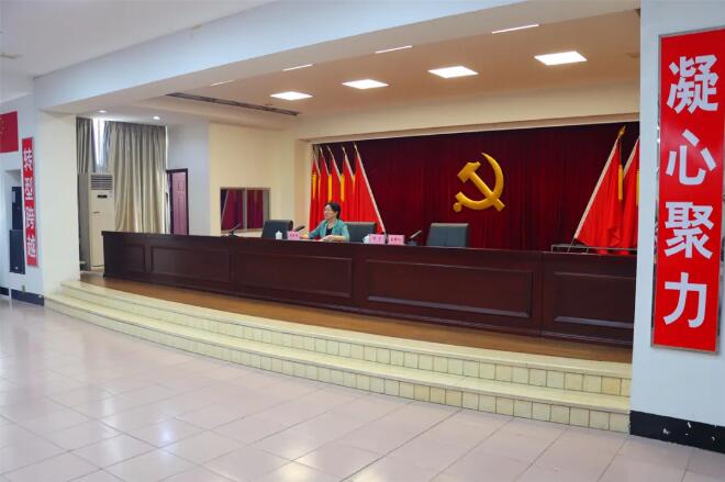 洛江区委书记颜丽明讲授深入贯彻中央八项规定精神学习教育专题党课