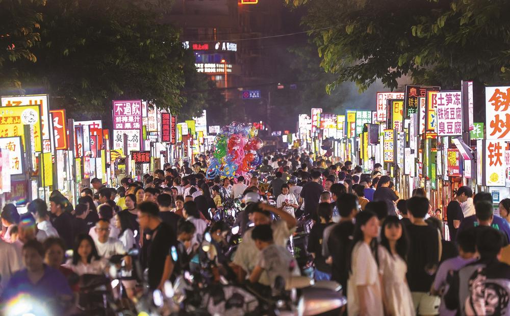 金相夜市是很多市民游客的“深夜食堂”