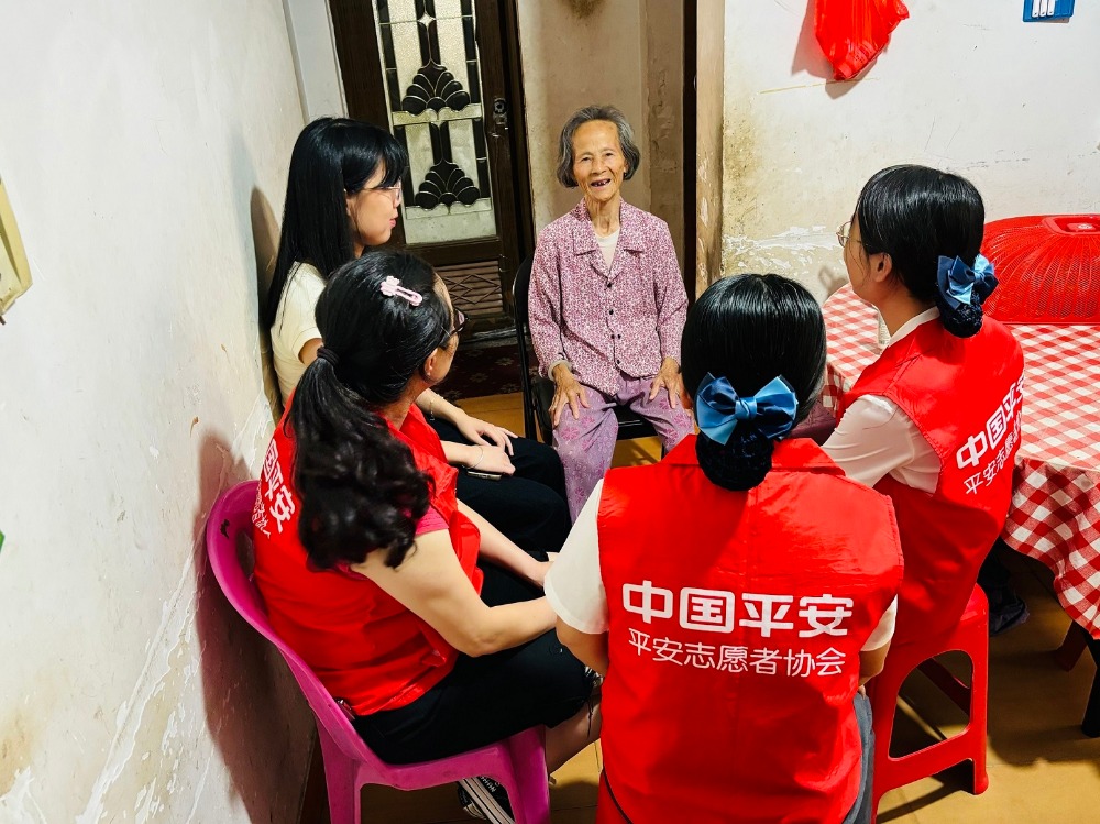 平安产险泉州中心支公司：指尖温情 “手”护银龄