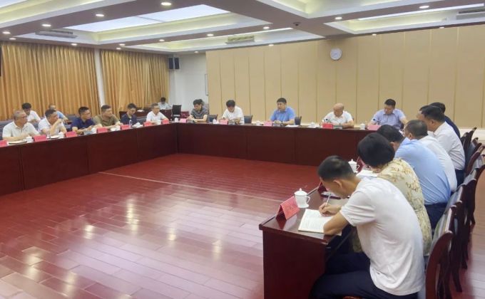 龙文区政府专题会召开